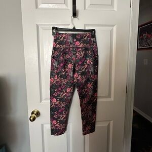 Marika Floral Leggings - Black and Pink